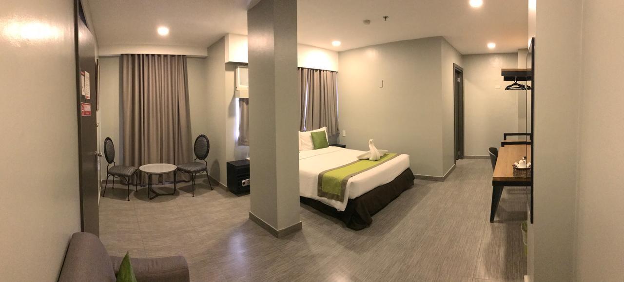 Hotel R Capitol 3*