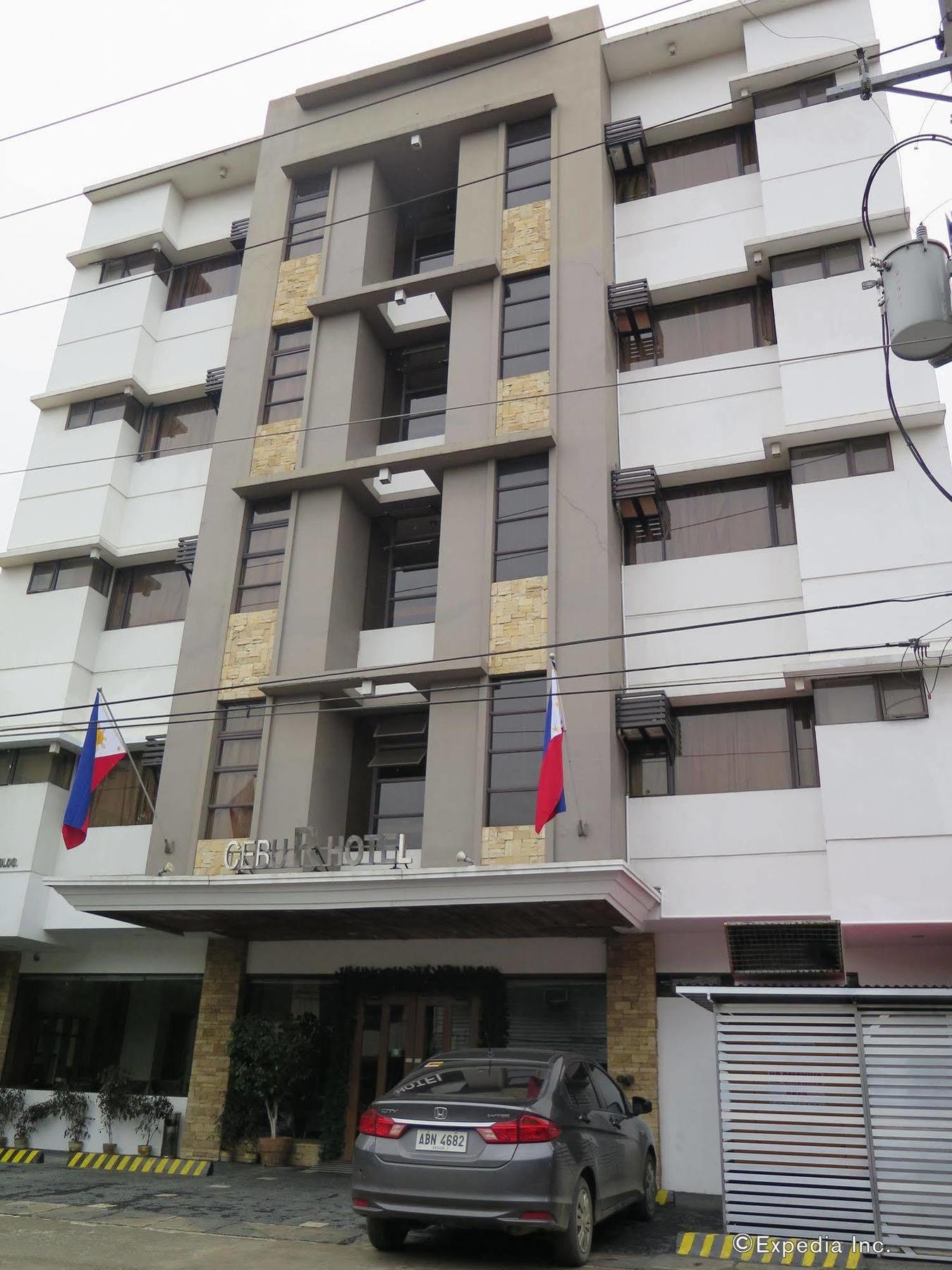 R Capitol Hotel 3*
