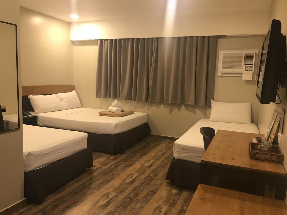 R Capitol 3*