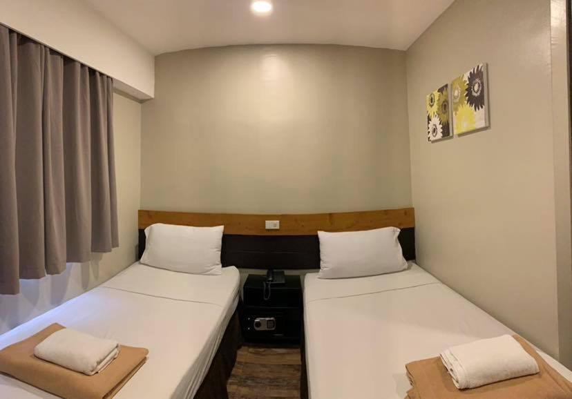Hotel R Capitol 3*